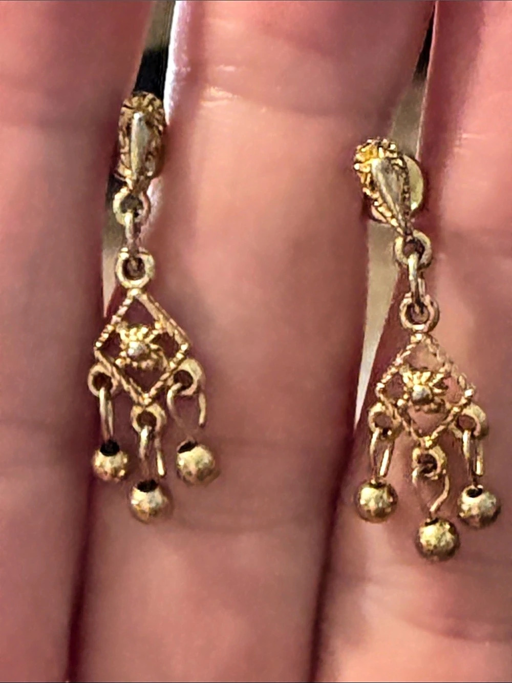Gold Stunning Dangle Earrings Like New